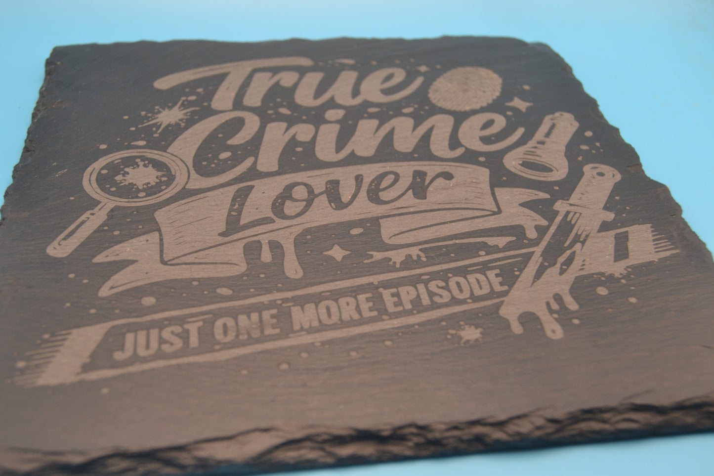 Schieferplatte – True Crime Lover