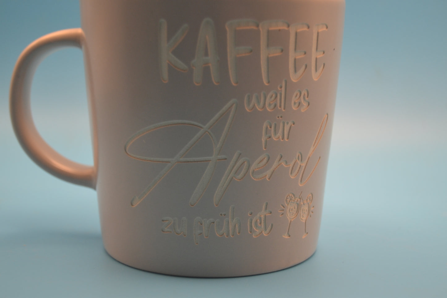 Steinzeug-Tasse – Kaffee, weil es für Aperol zu früh ist
